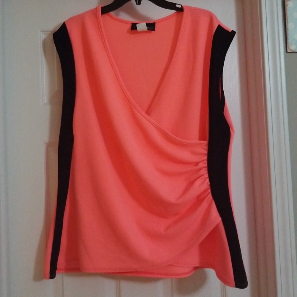 Vibrant top